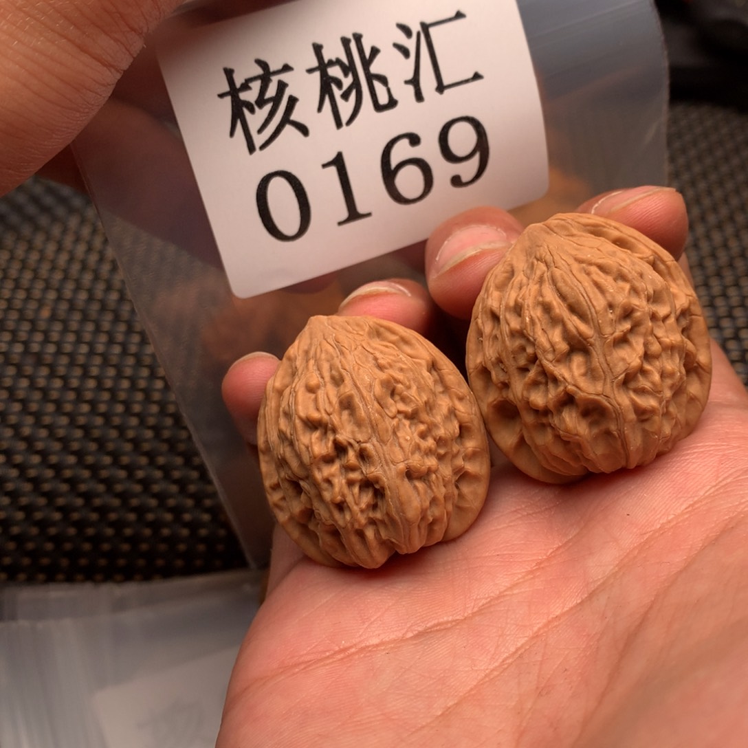 文玩核桃吊坠野生