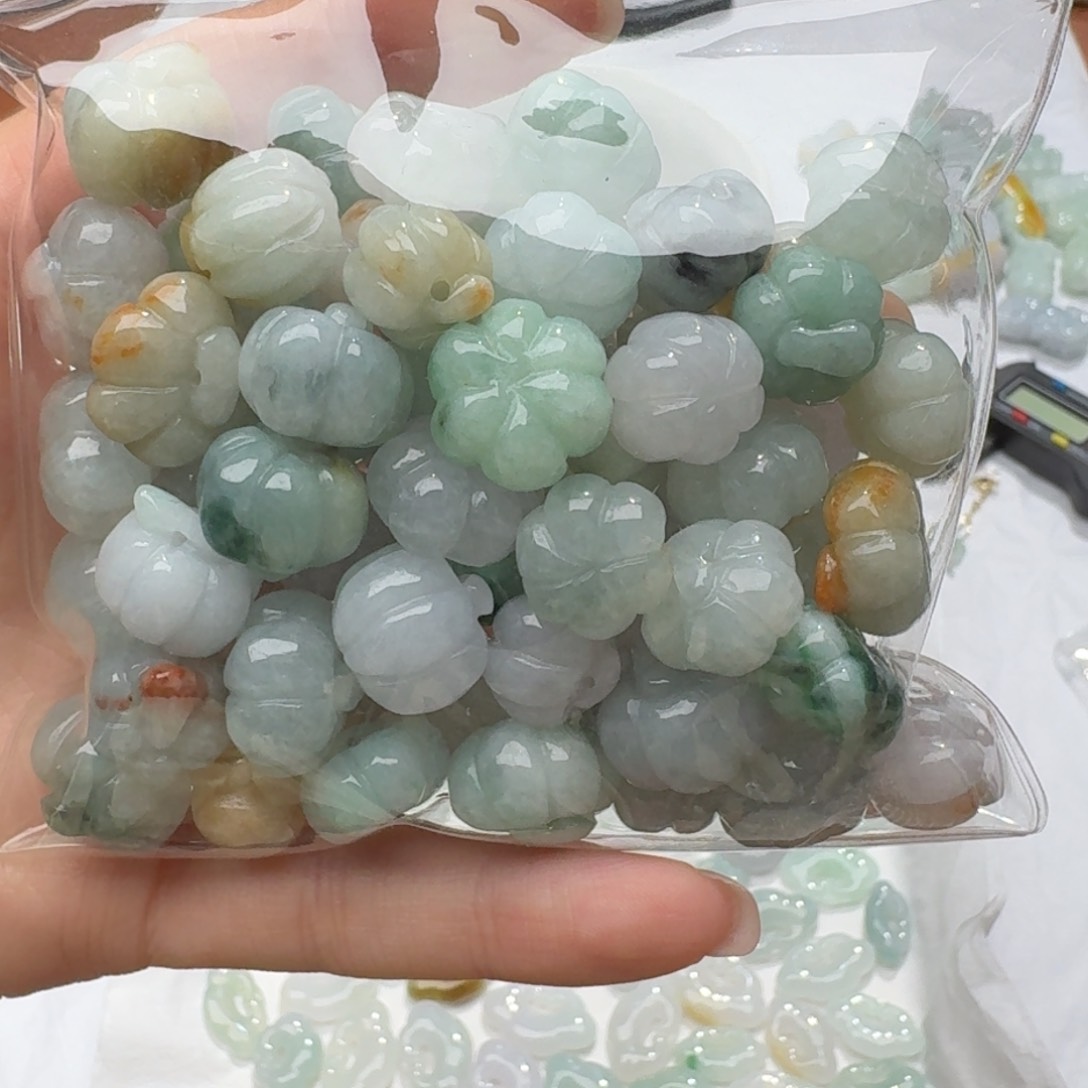 未镶嵌挂件翡翠福利1个，不包邮，拍一单邮费发货