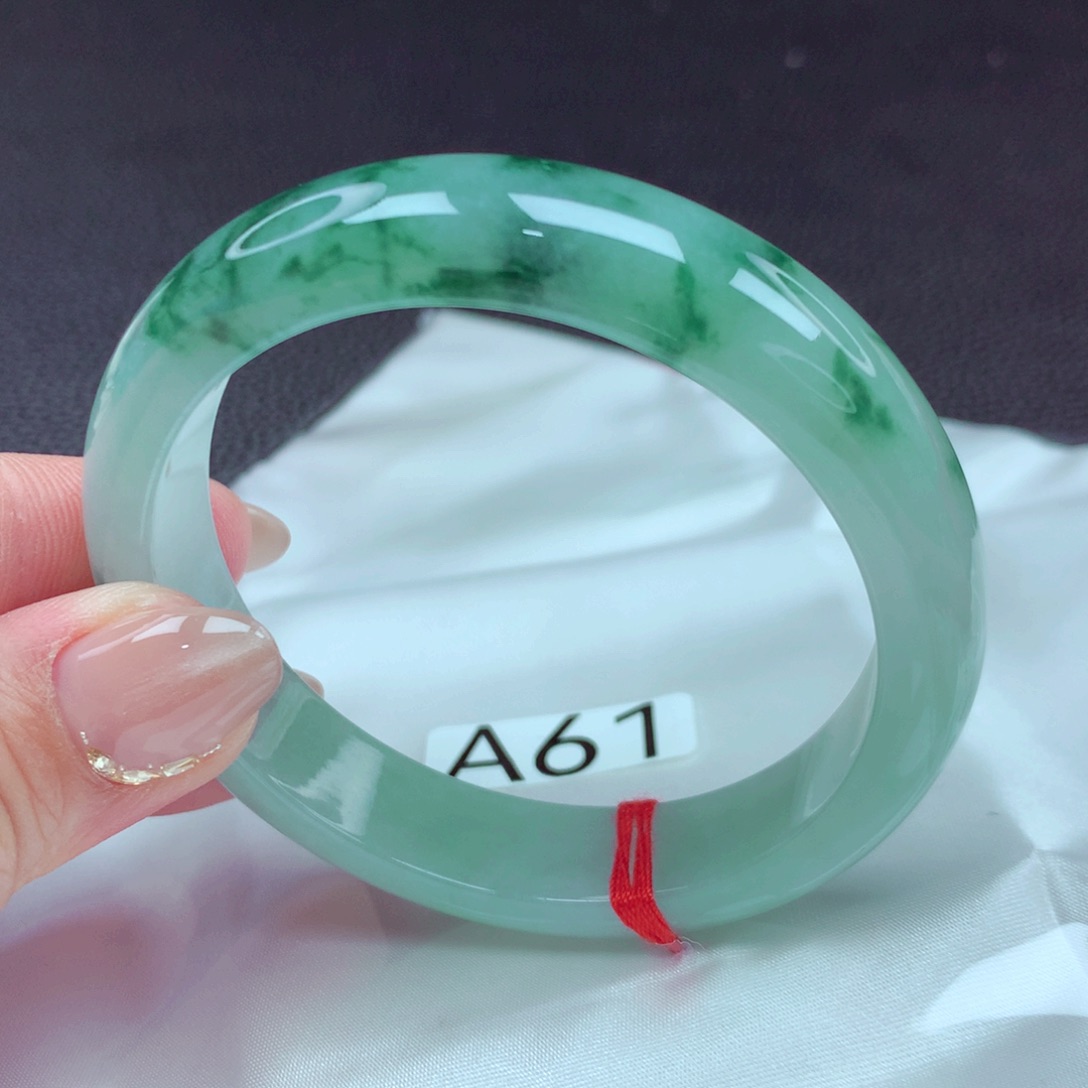 翡翠手镯未镶嵌手镯88