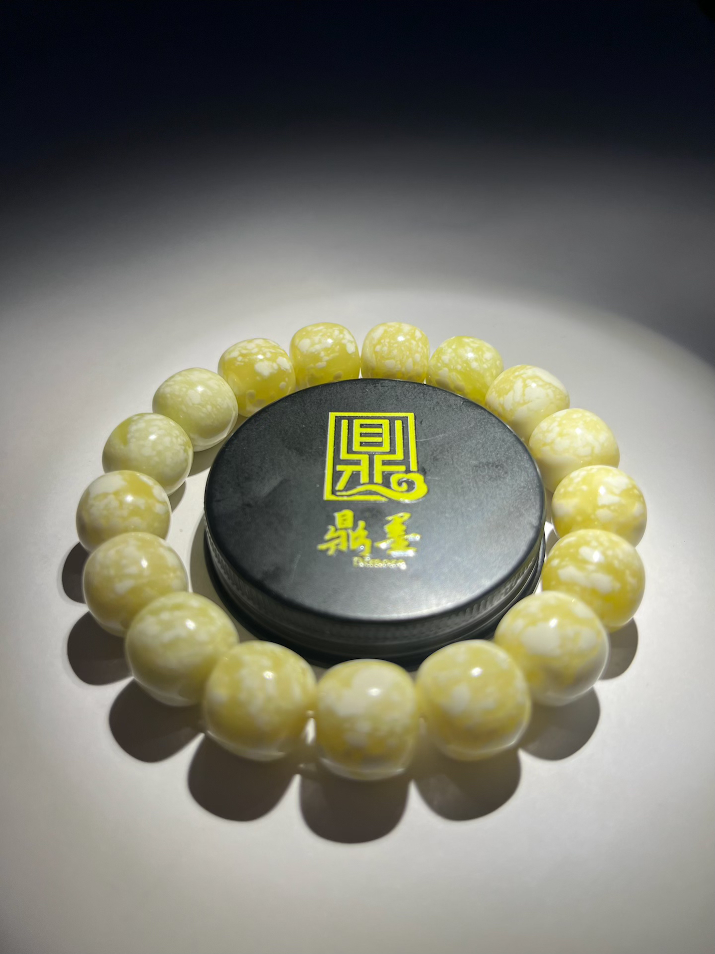 275号-尺寸1.4老型手串-千层雪白妖纹带标