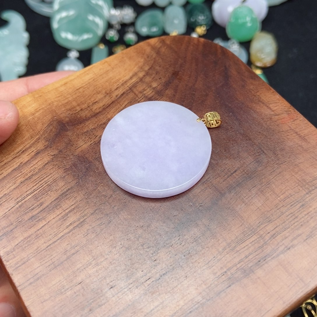 翡翠未镶嵌颈饰圆盘