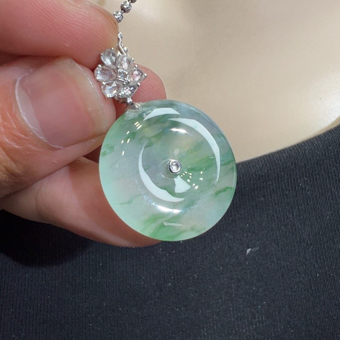 翡翠吊坠(不含链)18K金镶嵌