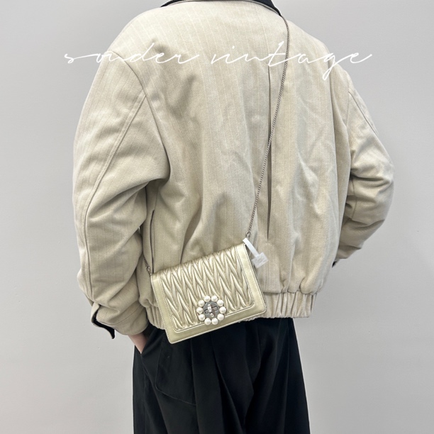 95新 MIU MIU/缪缪 Miumiu金色褶皱斜挎包