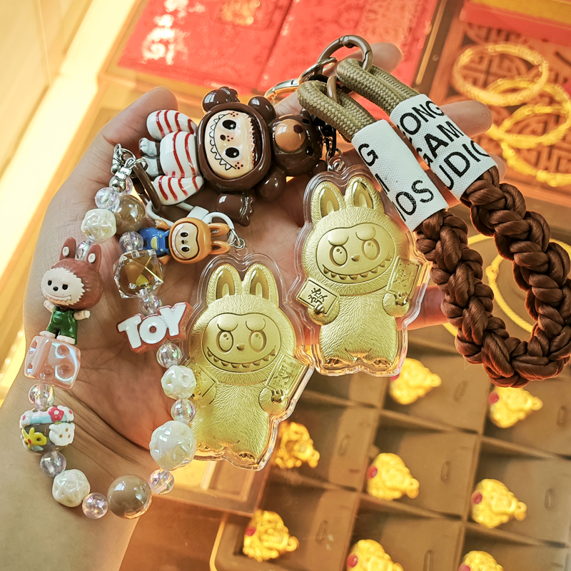 【中国金店】发财布布手机挂饰钥匙包包扣520送女友礼物