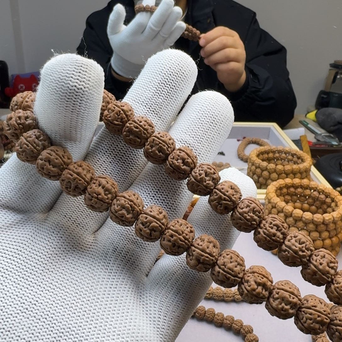 梁***锋吊坠金刚菩提老树王