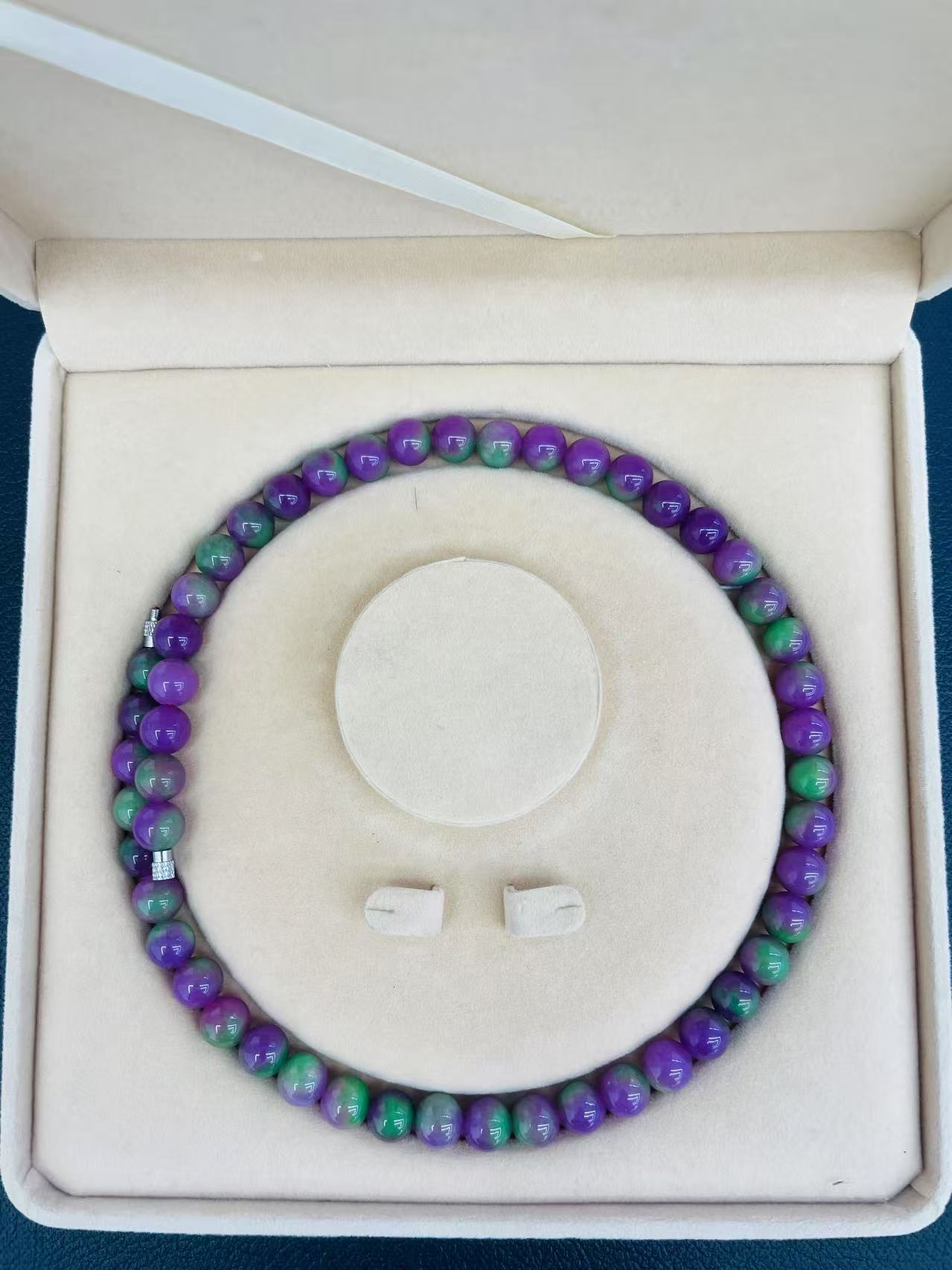 佘太翠玉春带彩卡10项链