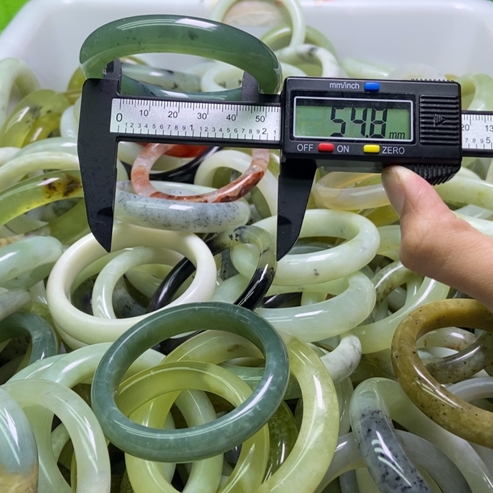 蛇纹石玉未镶嵌手镯346