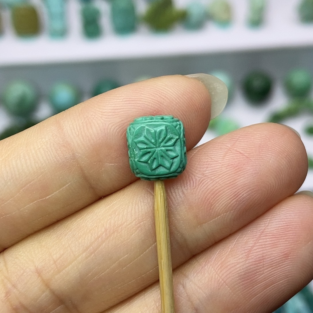 绿松石配饰未镶嵌