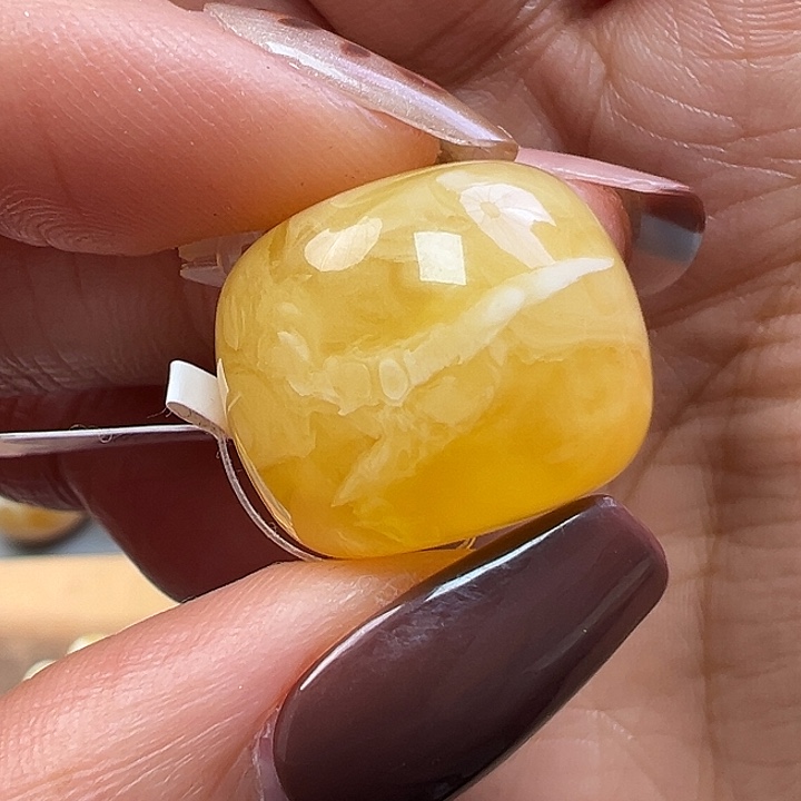 蜜蜡未镶嵌珠宝奇石