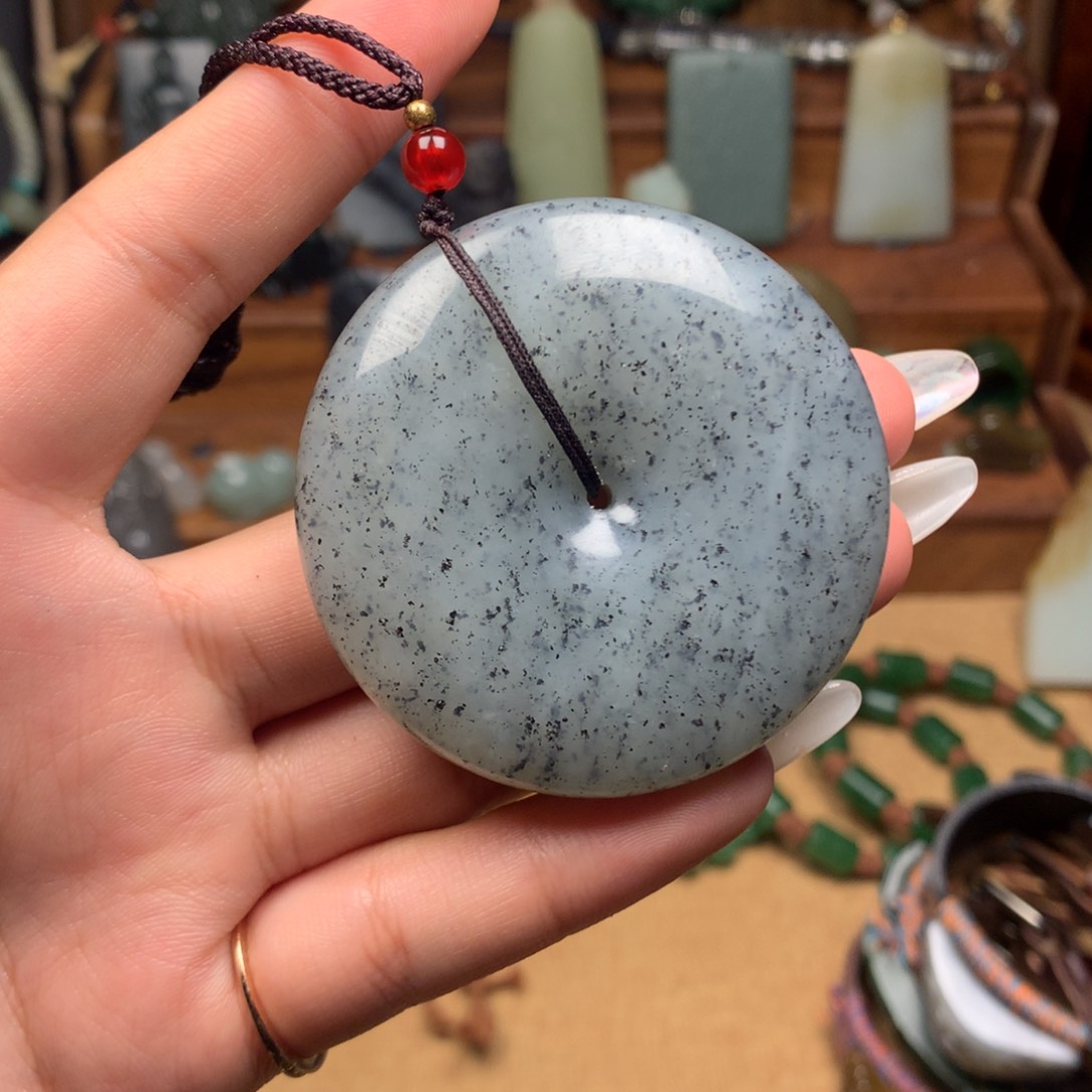 嘎***劲和田玉（糖玉）未镶嵌挂件