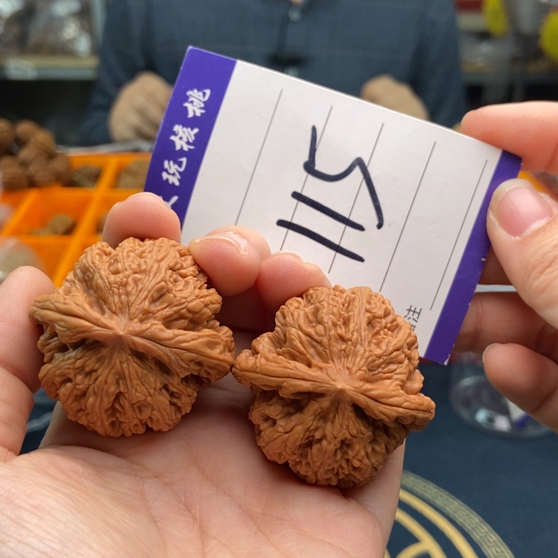 文玩核桃吊坠41粗筋