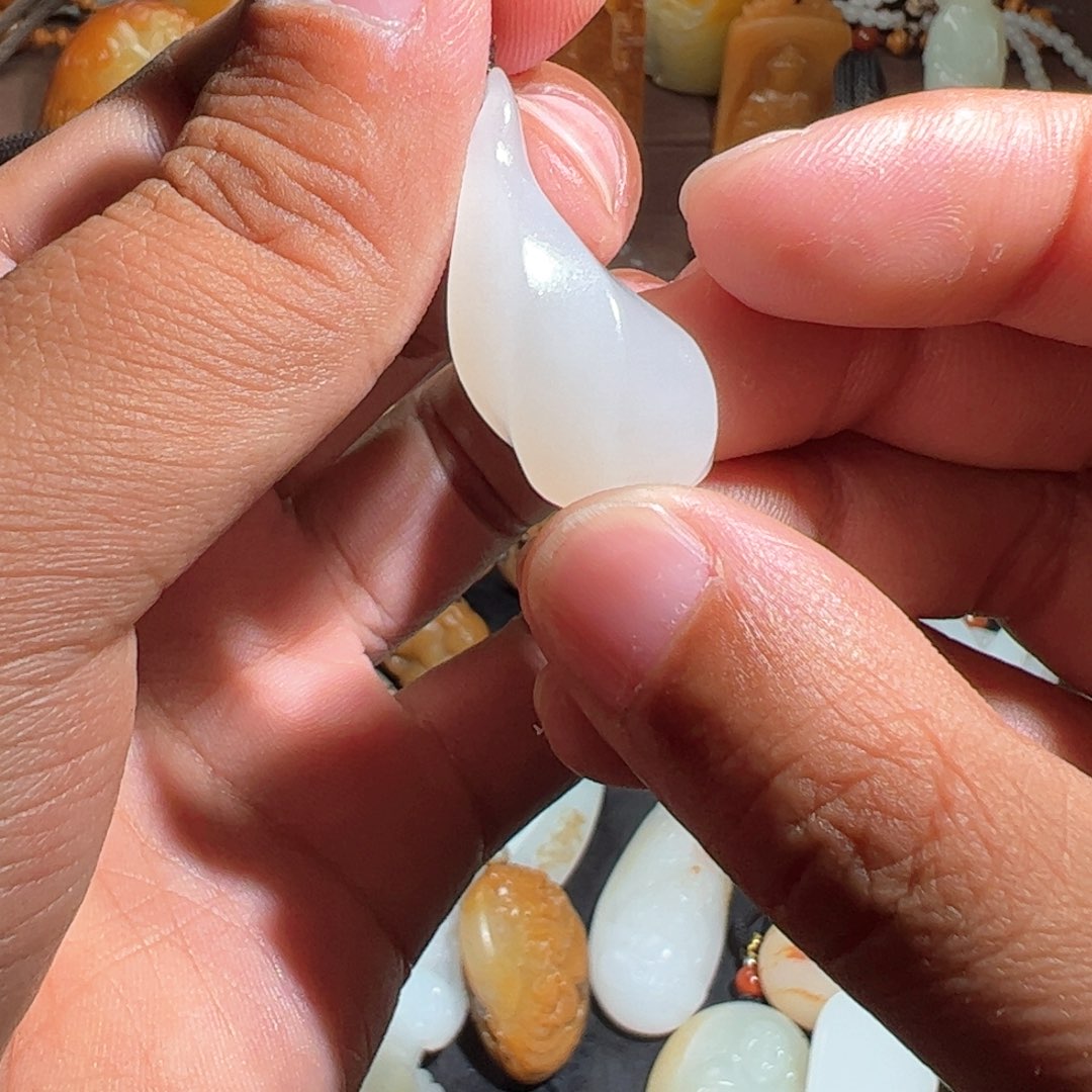 和田玉颈饰未镶嵌