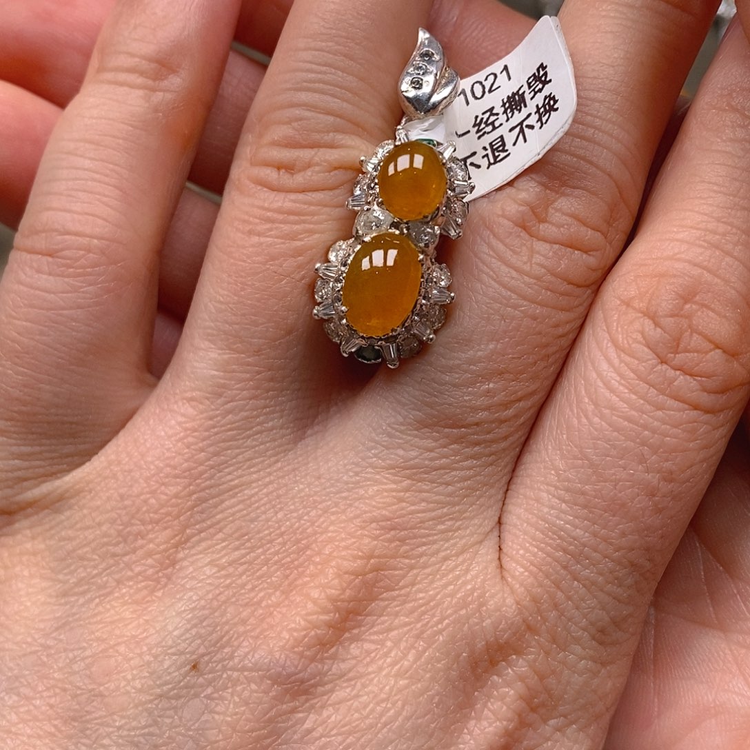 翡翠颈饰未镶嵌翡翠蛋面