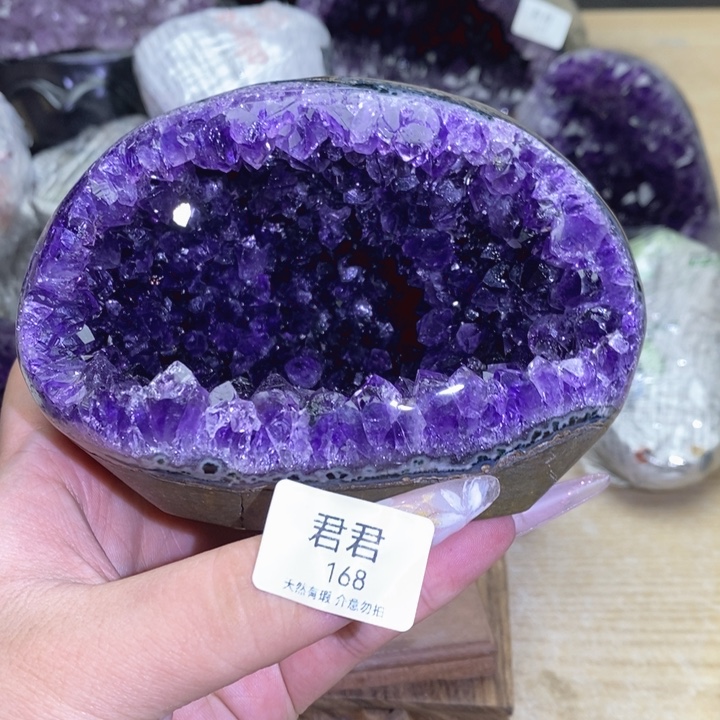 紫晶未镶嵌大型摆件（非配饰）