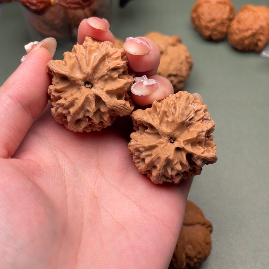 文玩核桃把件苹果园