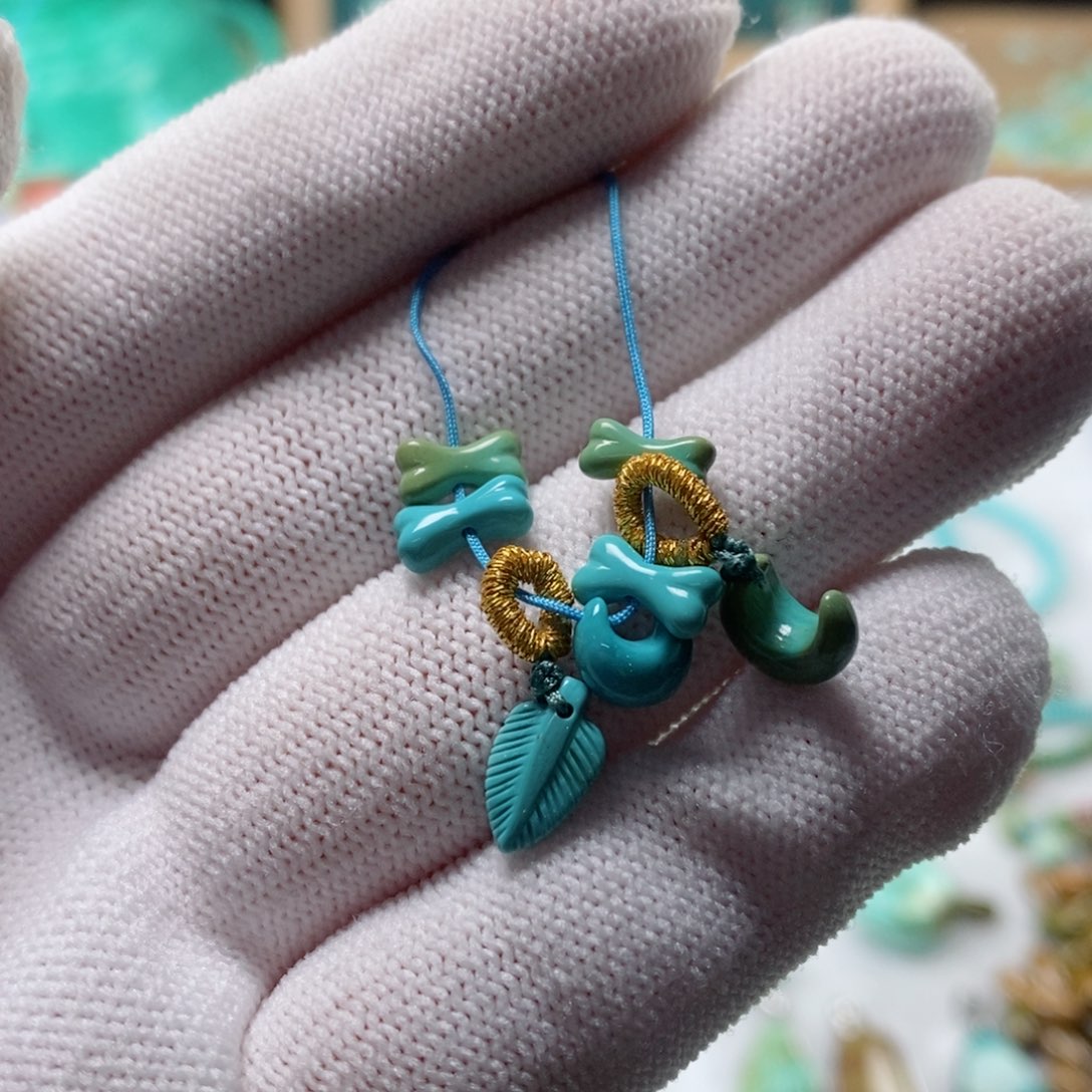 绿松石颈饰未镶嵌