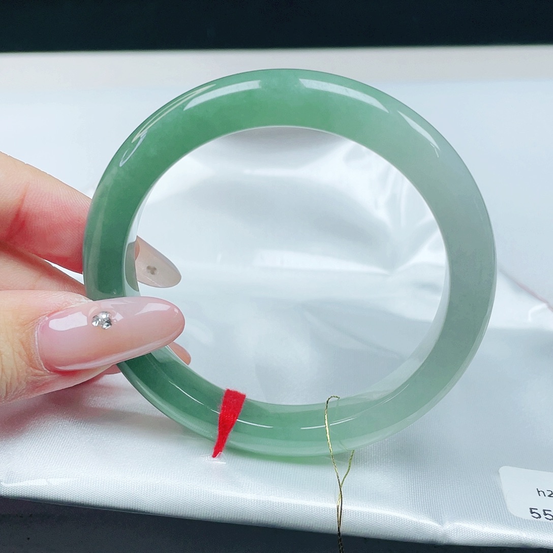 翡翠未镶嵌手镯 正圈55+