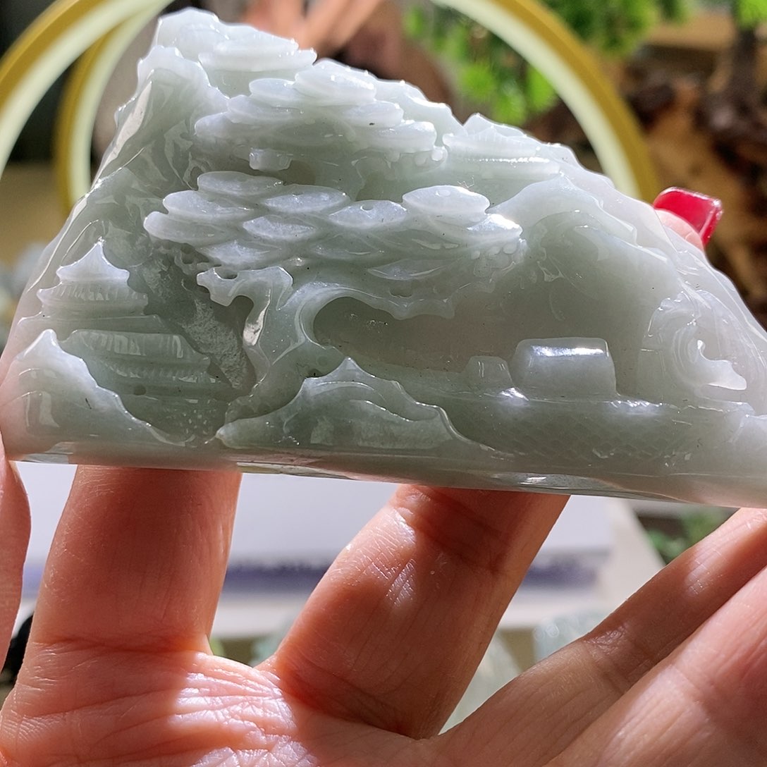 【闪购商品】翡翠颈饰未镶嵌温****司山水