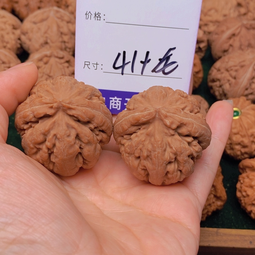 柠***༅文玩核桃霸王龙核桃