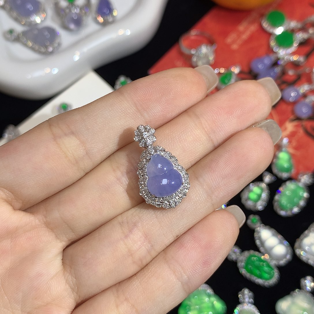 翡翠吊坠(赠链)18K金镶嵌