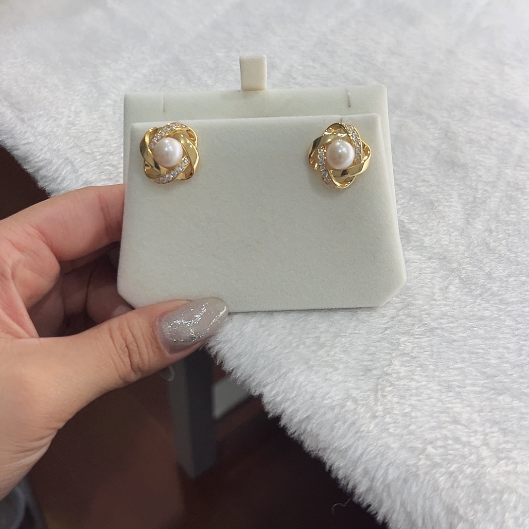 银S925镶嵌淡水珍珠耳饰