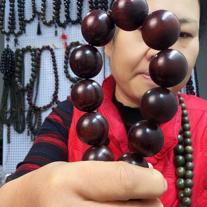 绿檀紫檀的2.5的16粒绿檀2粒