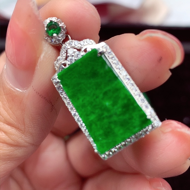 翡翠颈饰银S925镶嵌翡翠