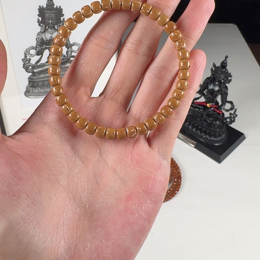 吊坠椰蒂出去玩出q