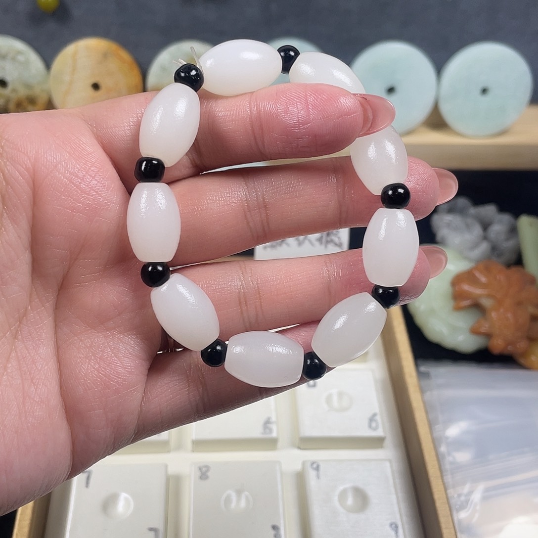 蛇纹石玉合金颈饰