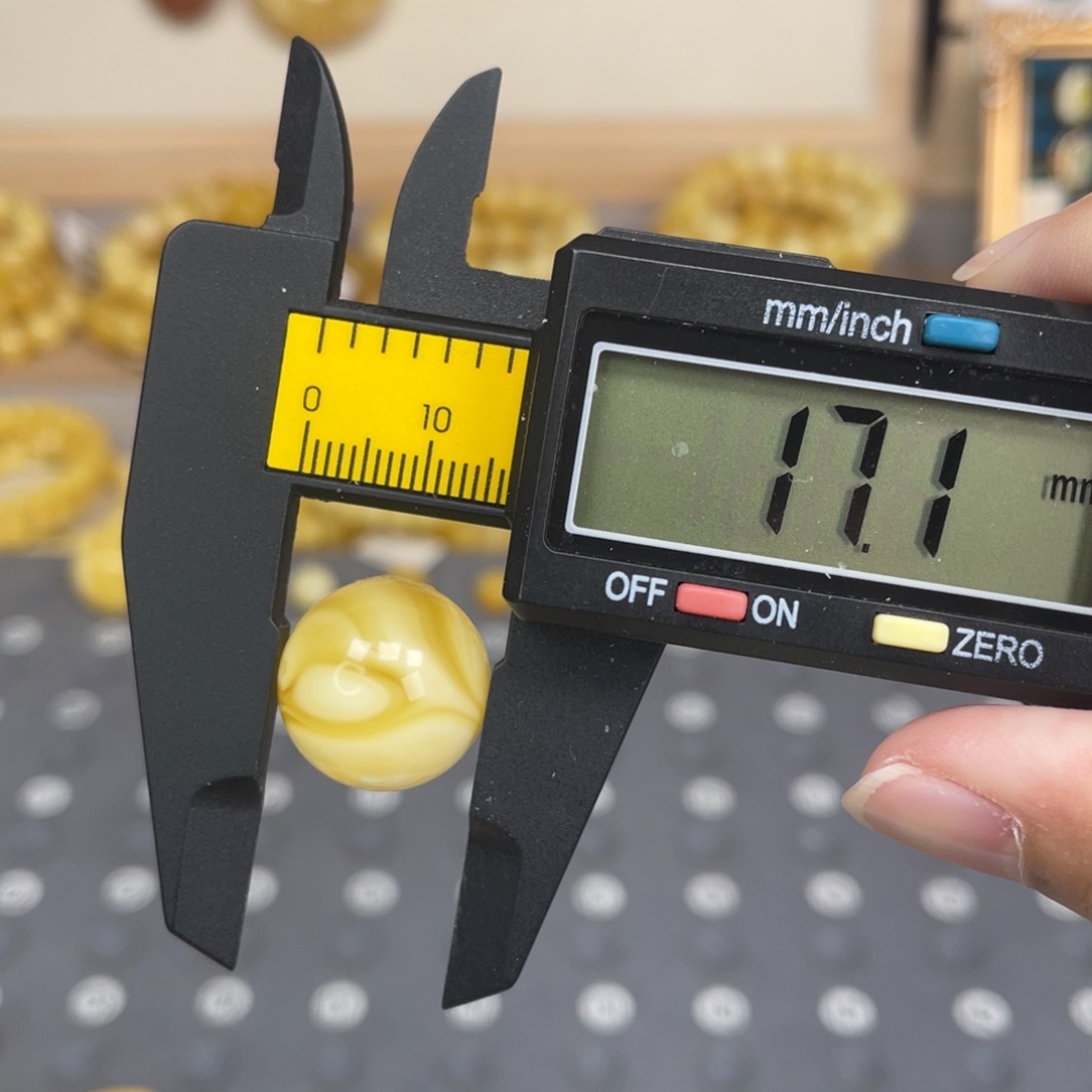 琥珀未镶嵌裸石94号