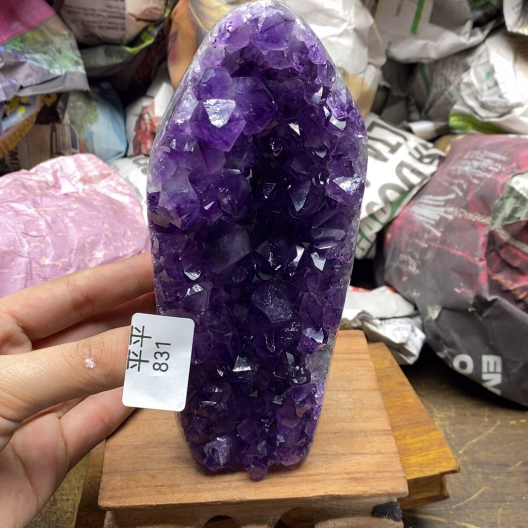 紫晶乌拉圭未镶嵌