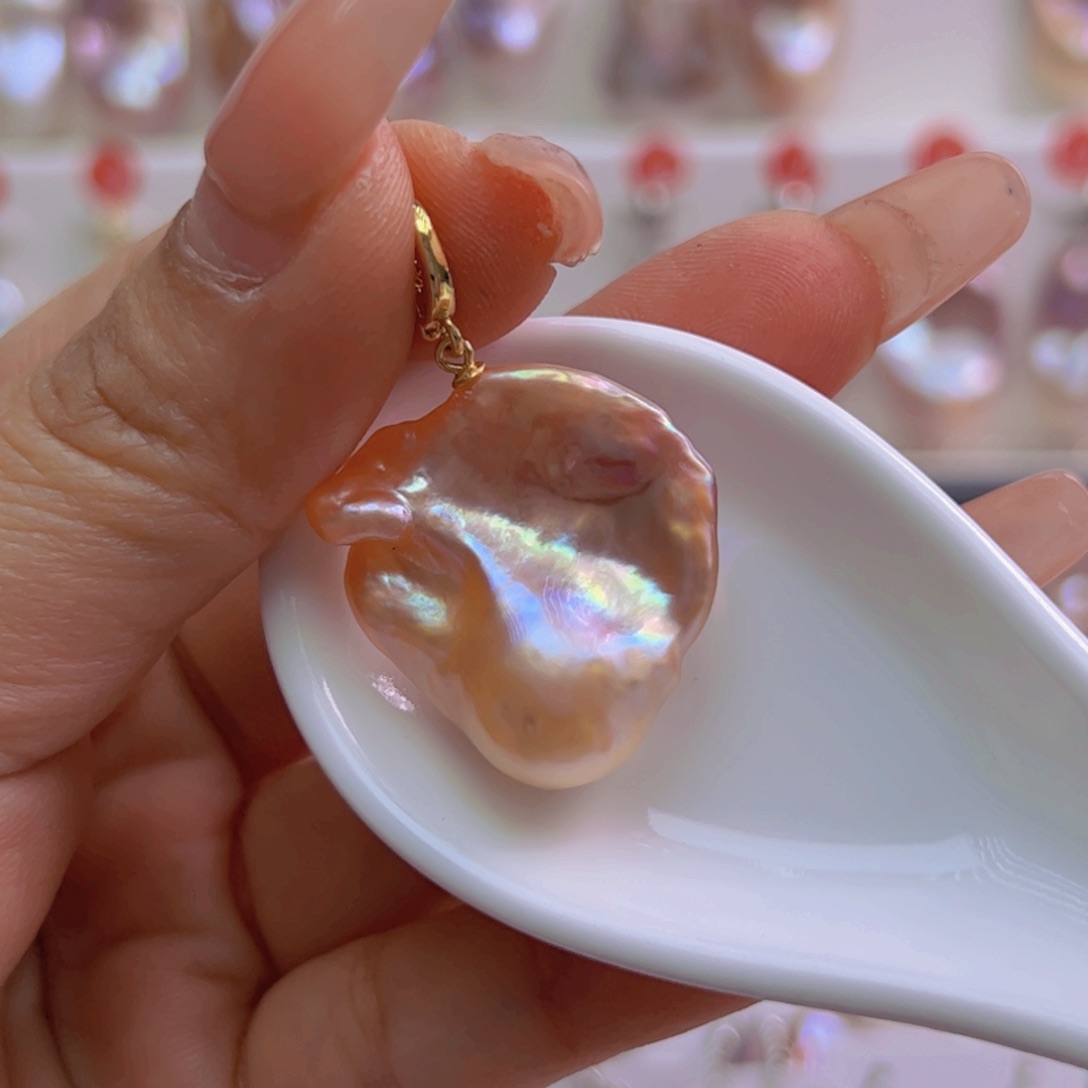 淡水珍珠吊坠(赠链)未镶嵌