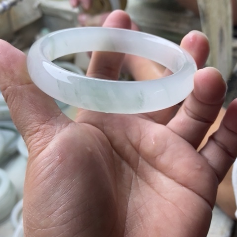 石英质玉手镯未镶嵌茜*