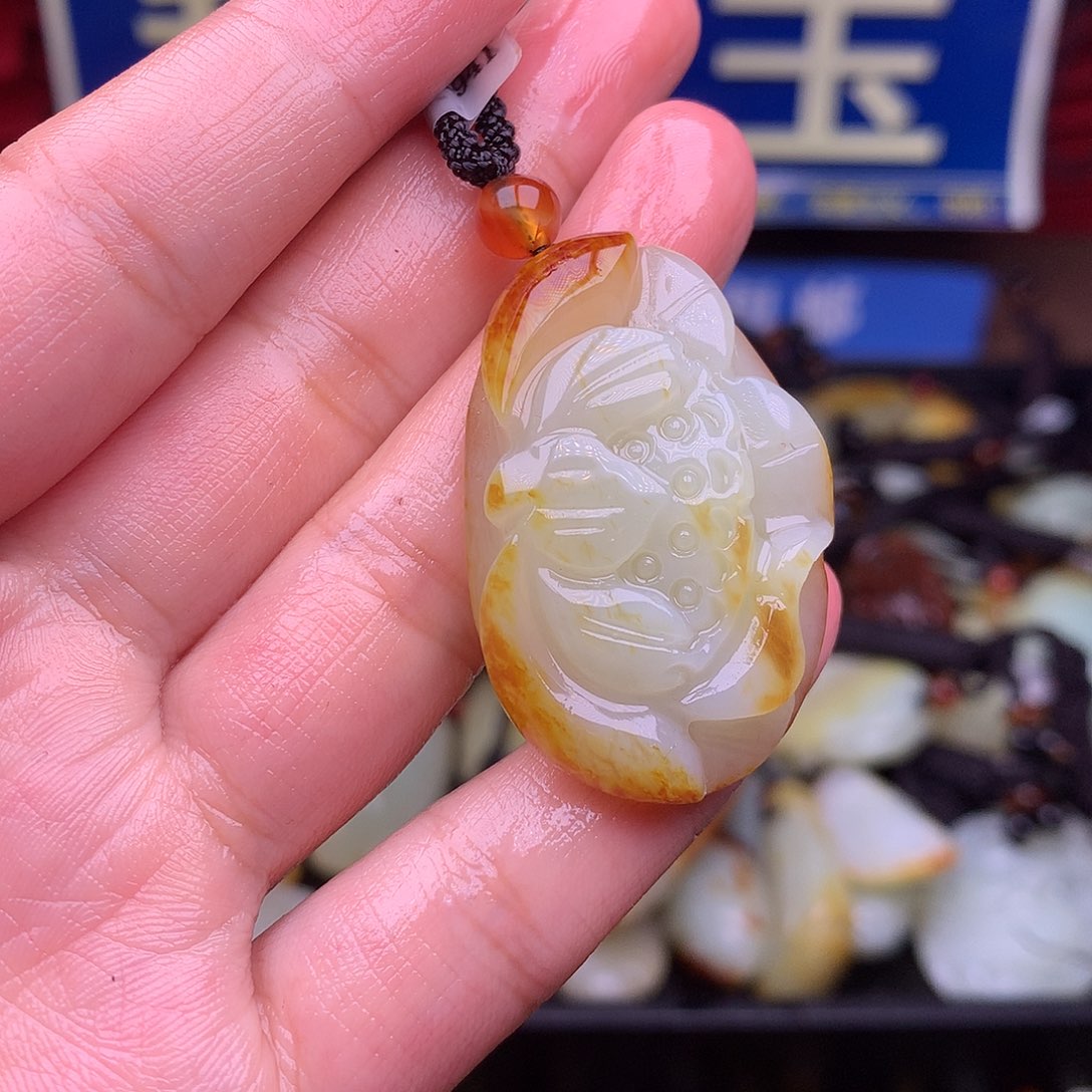 和田玉颈饰未镶嵌