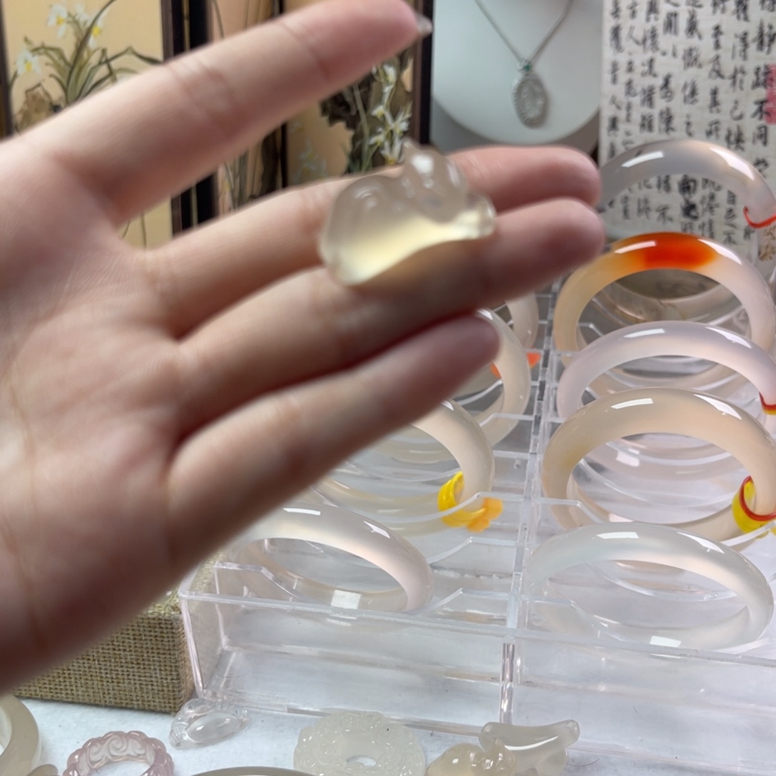 玛瑙/玉髓未镶嵌手镯