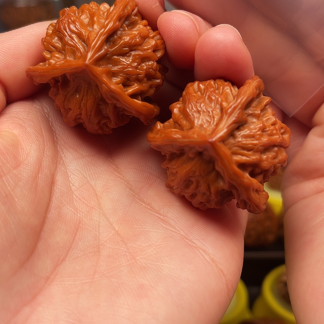 罗***刚吊坠文玩核桃三棱