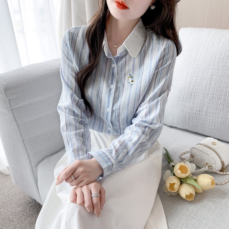 春秋季2025年新款刺绣衬衫洋气女士衬衣气质减龄条纹长袖减龄上衣