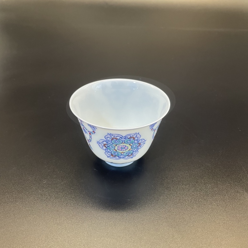 12.27a/N100380/00137/斗彩花卉铃铛杯/口径7/高5.2/75cc