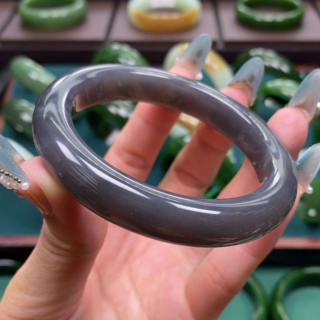 和田玉未镶嵌手镯5556