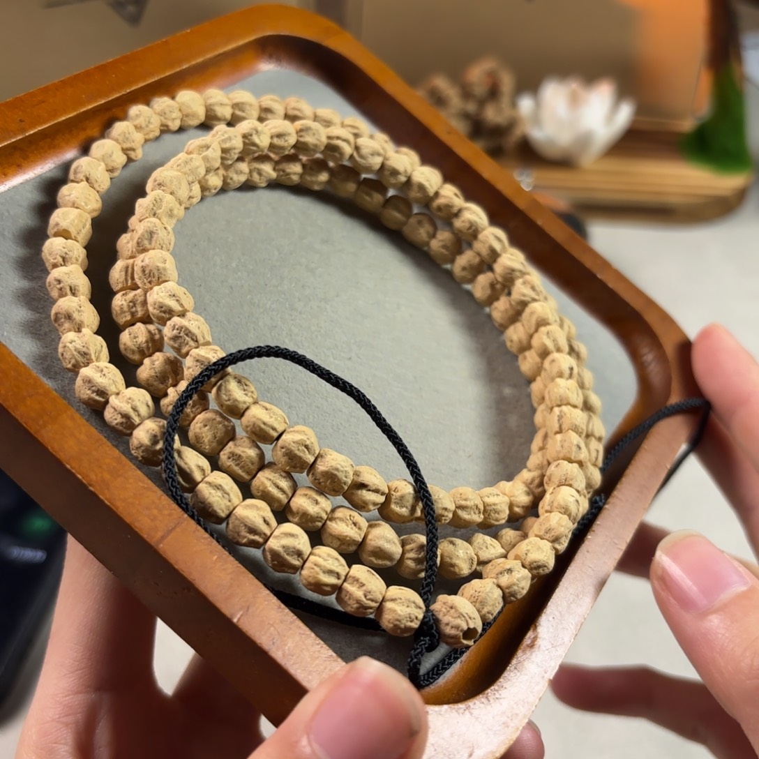 杉***.柏香籽/百香籽吊坠