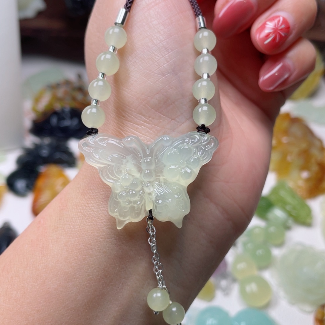 蛇纹石玉颈饰未镶嵌