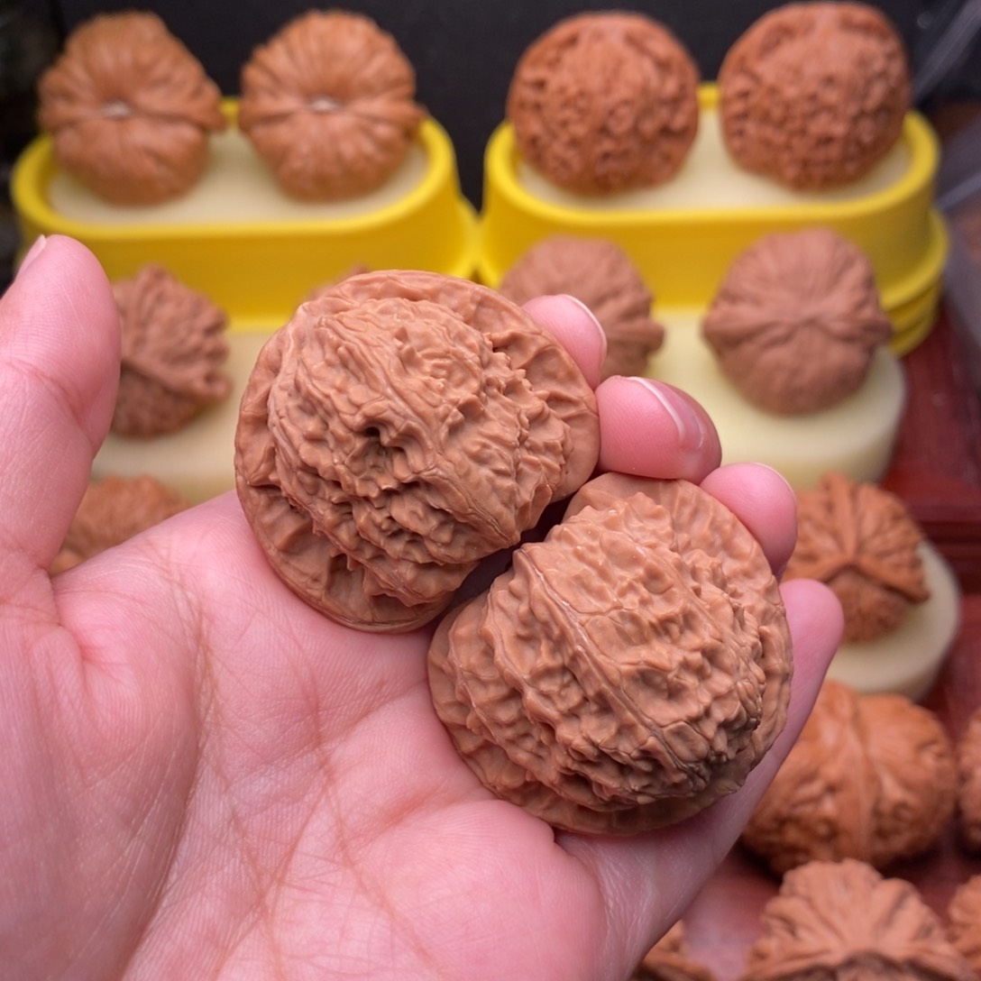 把件文玩核桃38“红皮”全品球白“大漏”