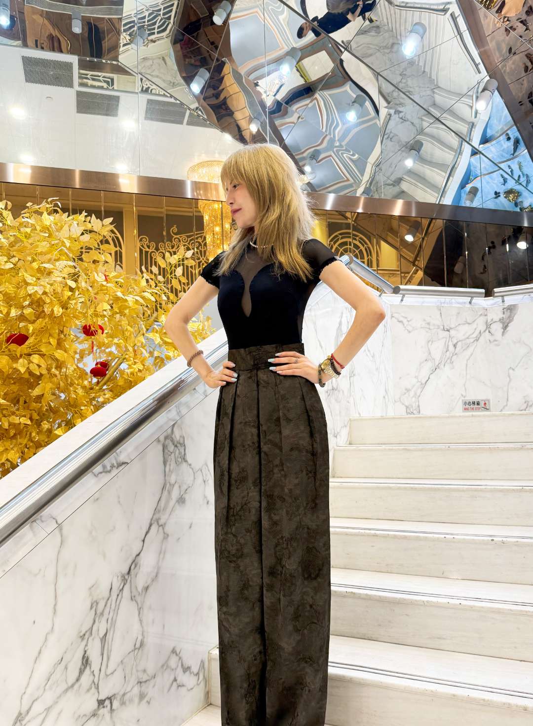 辰艺摩登辰艺摩登古铜色夏款高腰阔腿摩登裤