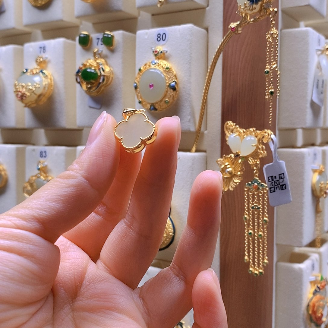 和田玉银S925镶嵌颈饰