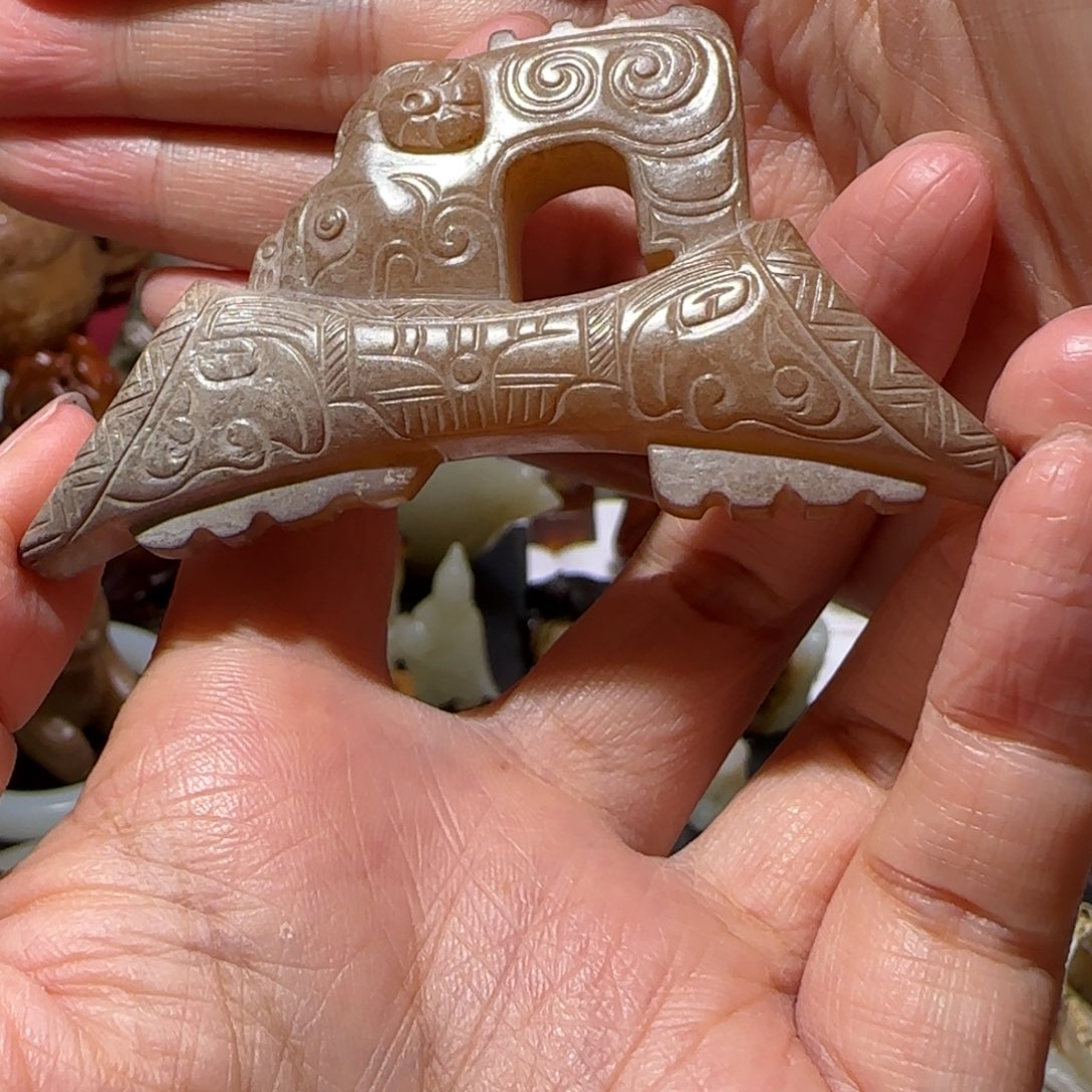 正***山和田玉未镶嵌挂件