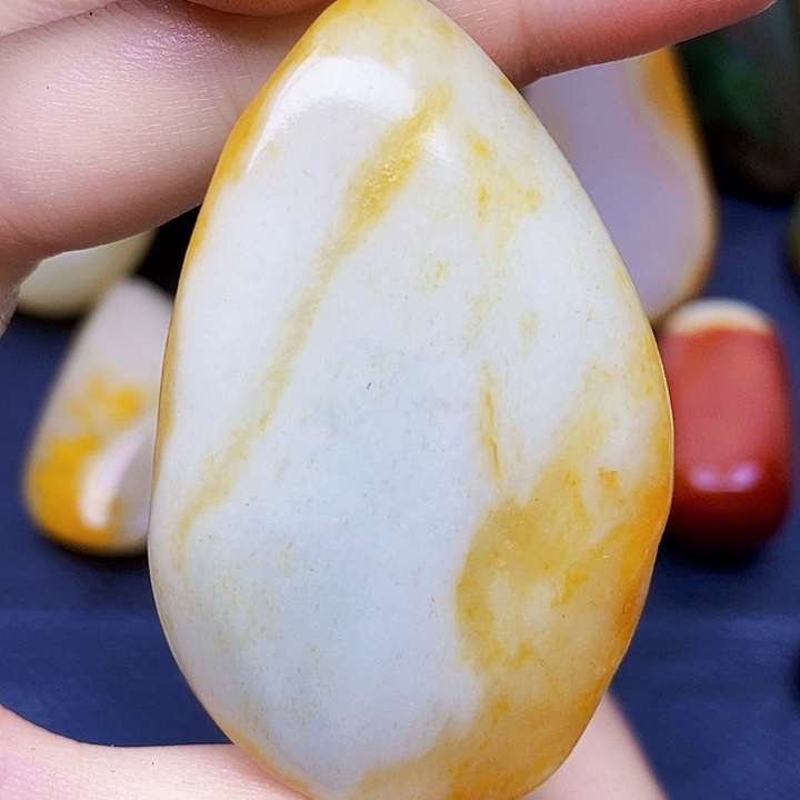 和田玉未镶嵌珠宝半成品