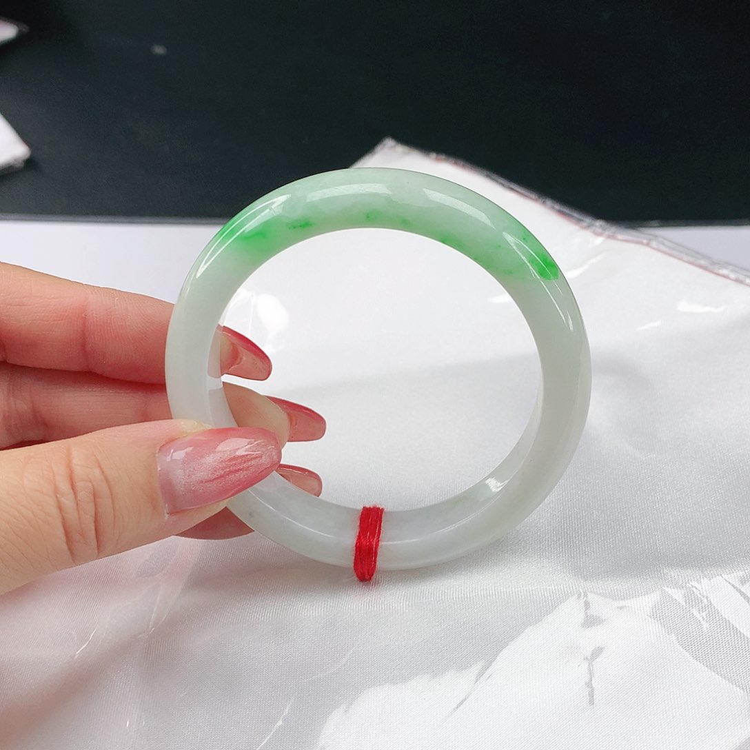 翡翠手镯未镶嵌翡翠351