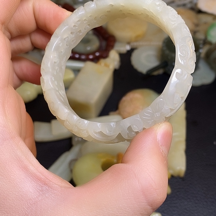 和田玉（糖玉）未镶嵌颈饰