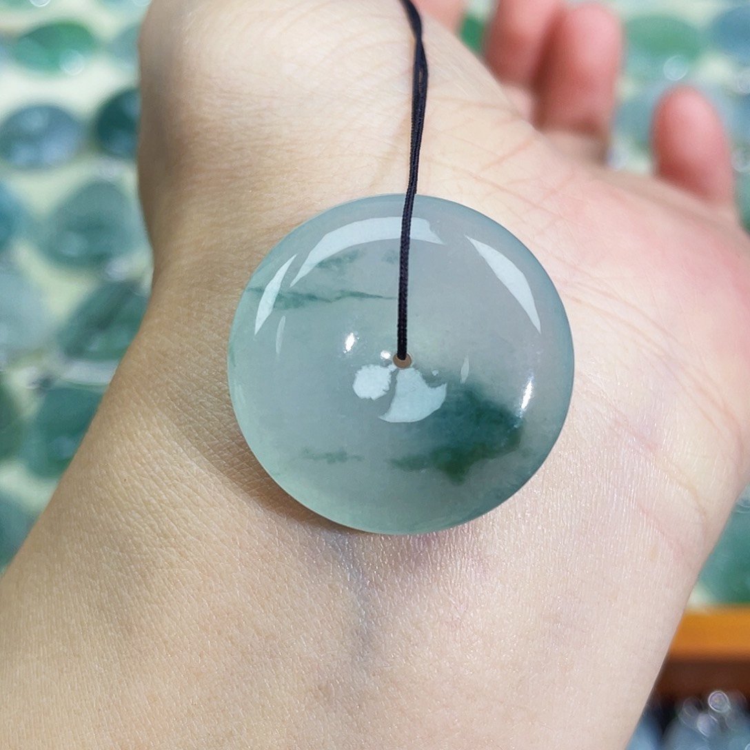 翡翠颈饰未镶嵌吊坠