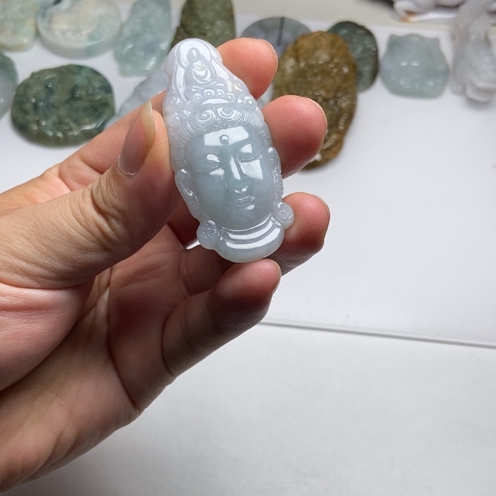 翡翠未镶嵌颈饰观音17